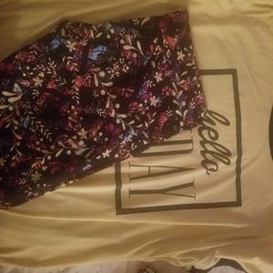 Liv and leggings outfit